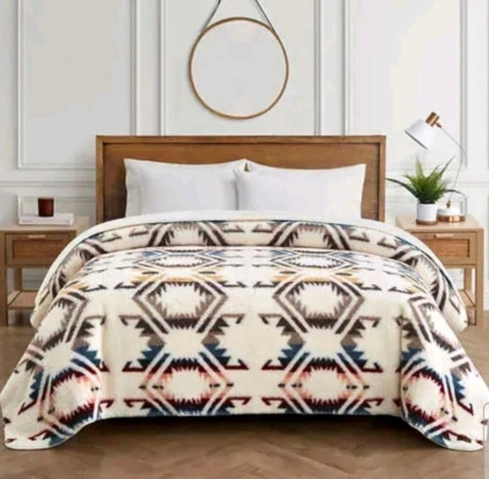 Pendleton White Sands Blanket Southwest Aztec Sherpa Reversible size King 112x94